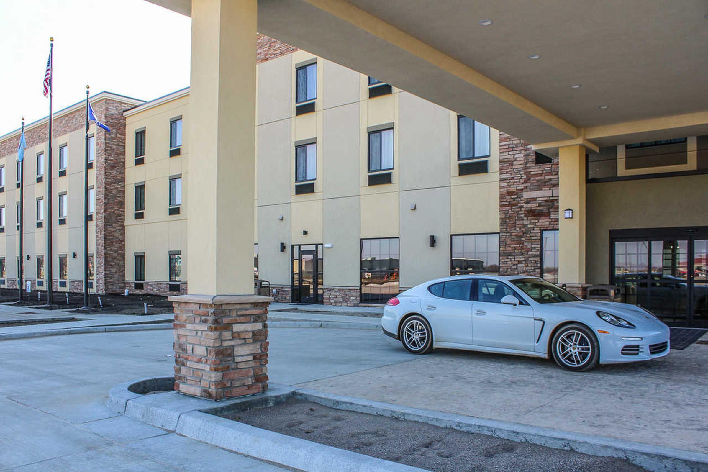 Comfort Suites University Брукингс Экстерьер фото