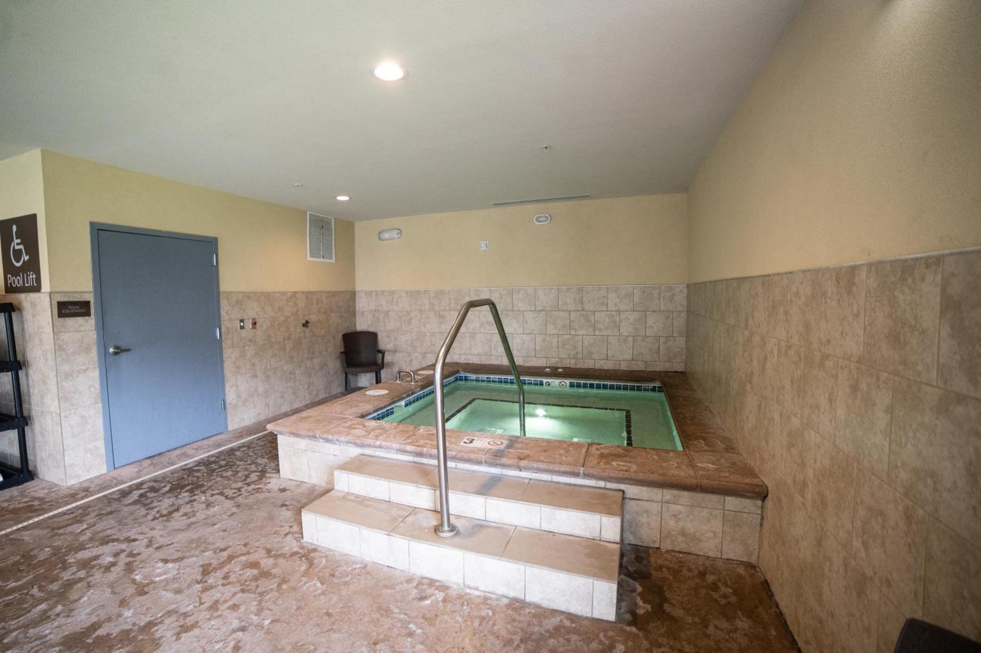 Comfort Suites University Брукингс Экстерьер фото