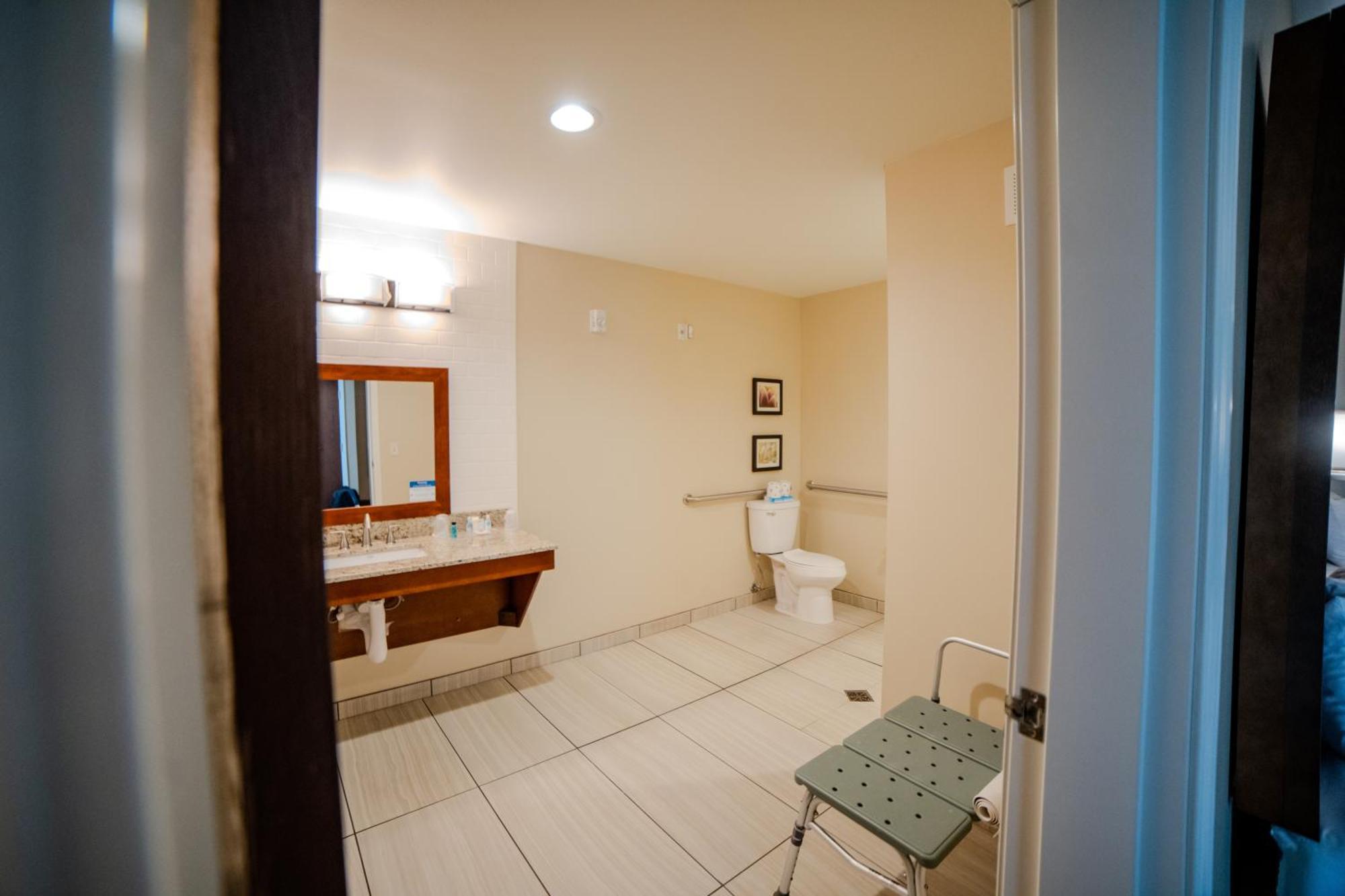 Comfort Suites University Брукингс Экстерьер фото