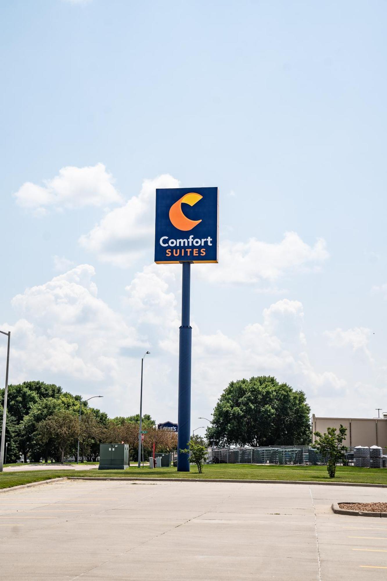 Comfort Suites University Брукингс Экстерьер фото