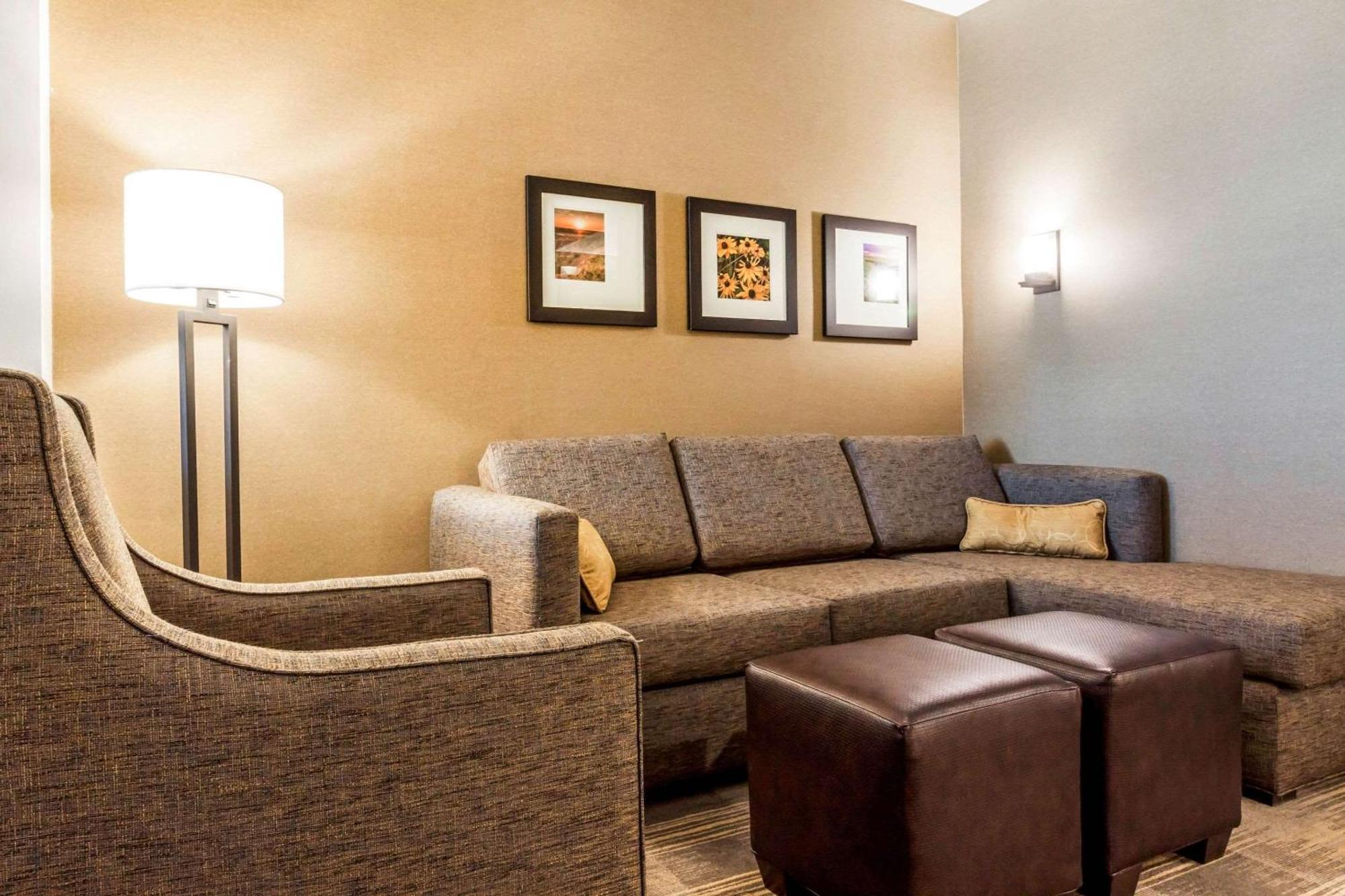 Comfort Suites University Брукингс Экстерьер фото