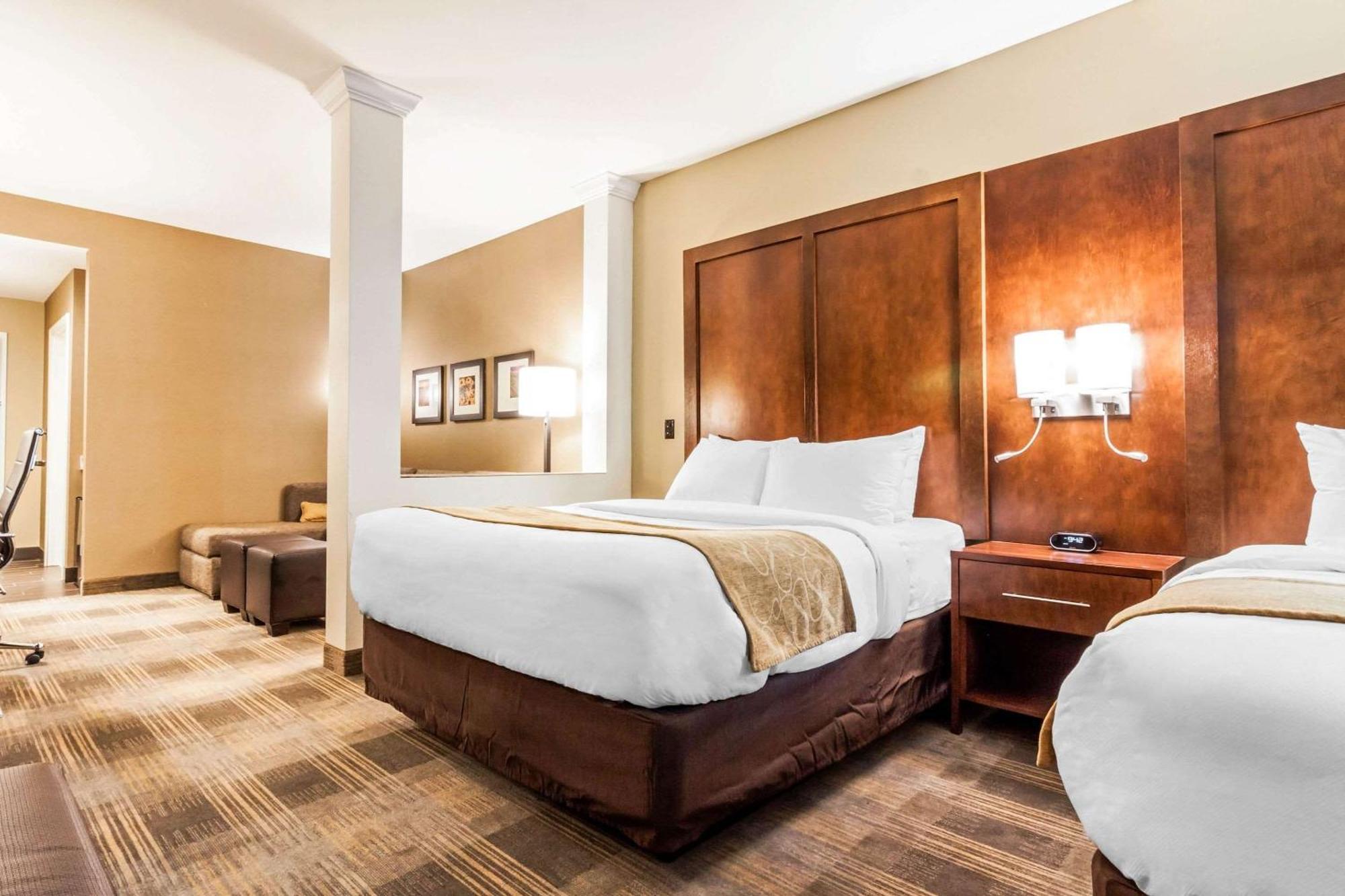 Comfort Suites University Брукингс Экстерьер фото
