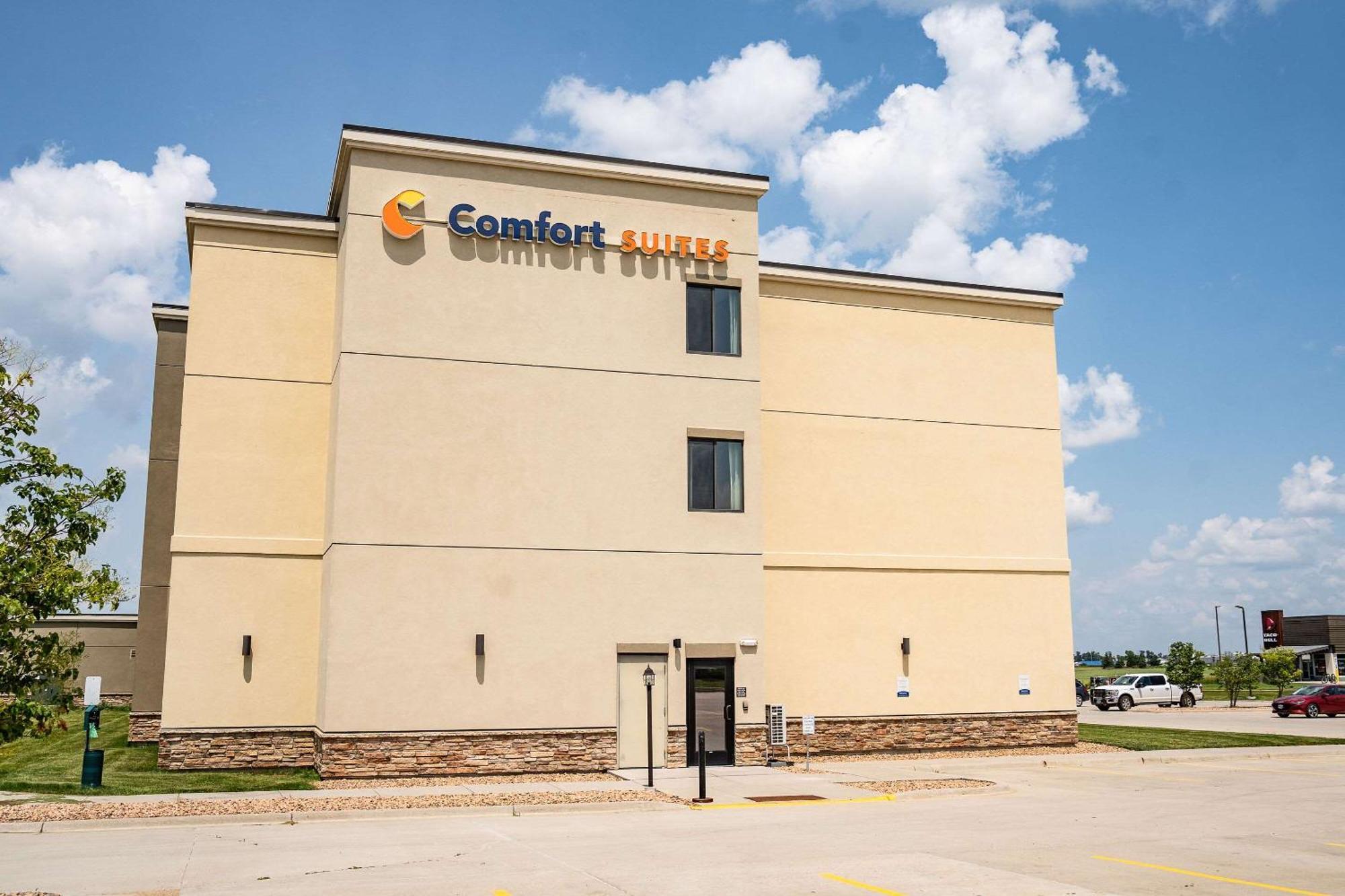 Comfort Suites University Брукингс Экстерьер фото